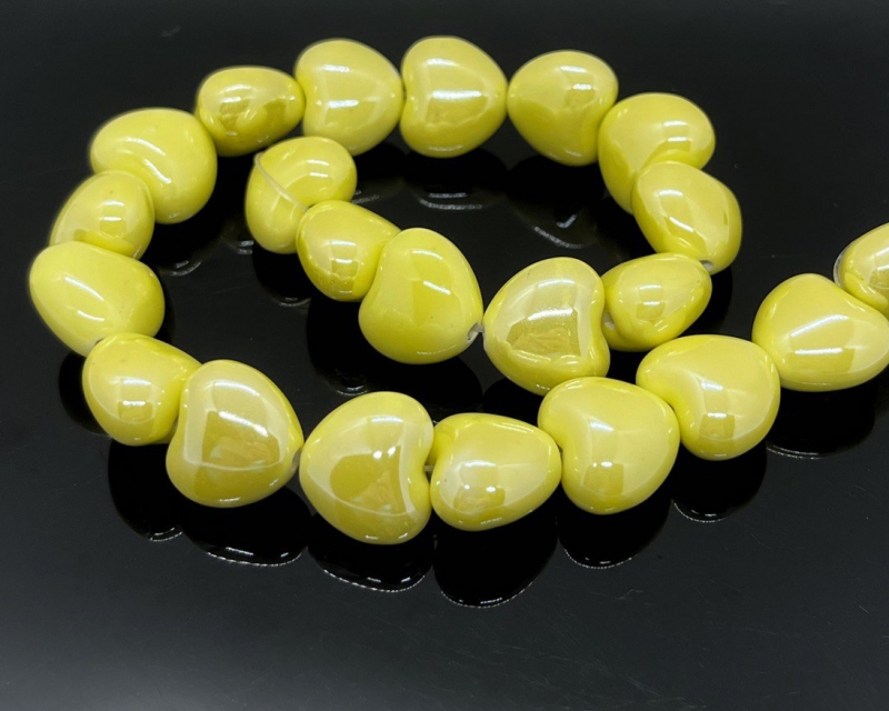 Бусины керамические сердечки цвет желтый размер 15,5*12*11мм Желтый