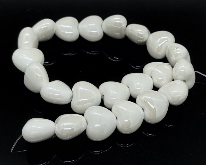 Бусины керамические сердечки цвет белый размер 15,5*12*11мм Белый