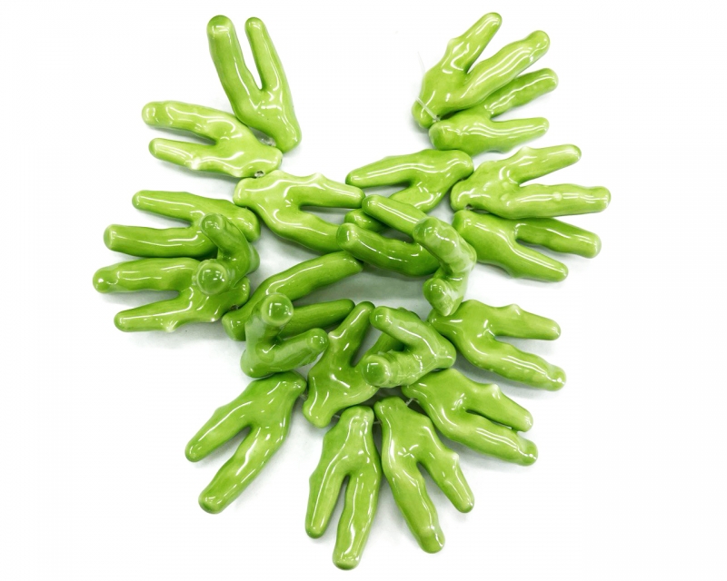 Бусины керамические лапки цвет зеленый размер бусины около 40-50мм Зеленый